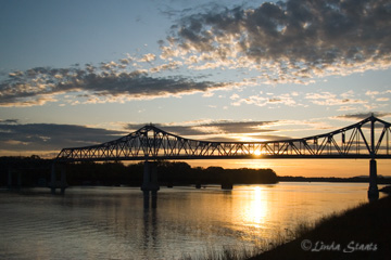 MS River dawn Winona MN 51034_Staats