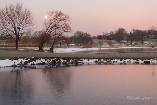 Early winter moonset 70201_Staats