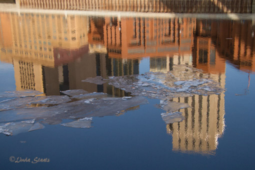 River and ice reflection of St Paul 7D_0917