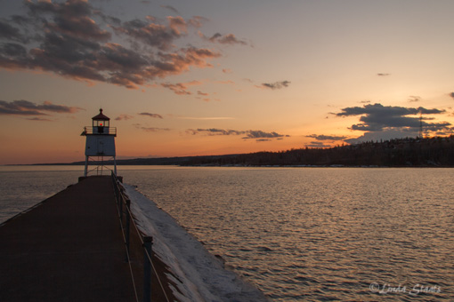 Two Harbors breakwater light 0972_Staats