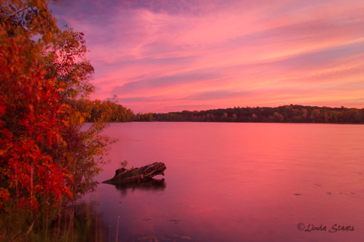 Fall sunrise over Sucker Lake 3543_Staats